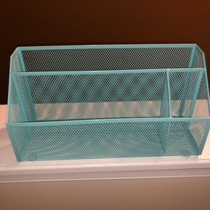 Desk organizer
